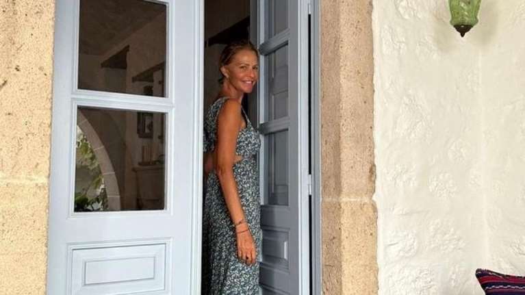 Τζένη Μπαλατσινού: "Ο παππούς λέει ιστορίες" - Η τρυφερή φωτογραφία του πατέρα της με τον γιο της, Παναγιώτη