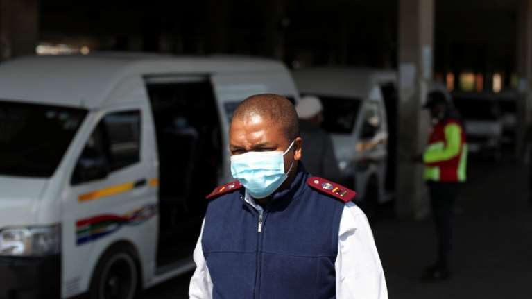 Μετάλλαξη Όμικρον: &quot;Ασιάτες διπλωμάτες έφεραν την παραλλαγή στην Μποτσουάνα&quot;, λέει ο Έλληνας πρόξενος [Βίντεο]