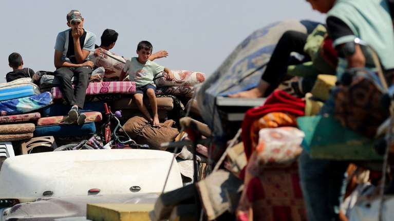 Ισραηλινά τανκς στη Γάζα: Ανελέητοι βομβαρδισμοί, δεκάδες νεκροί και εκτοπισμένοι - Οι άμαχοι πληρώνουν το τίμημα