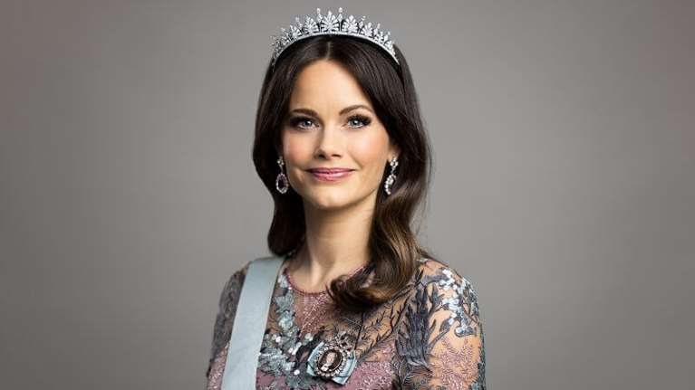 Πριγκίπισσα Σοφία: Η μοδάτη εμφάνιση στο παλάτι με φιόγκους και ρομαντικά βολάν