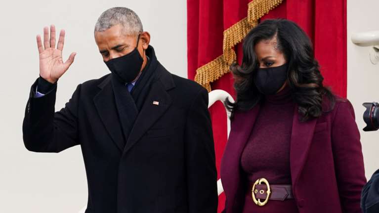 Το περίεργο δώρο που έστειλε η ΤΖιλ Μπάιντεν στη Μισέλ Ομπάμα από τον Λευκό Οίκο