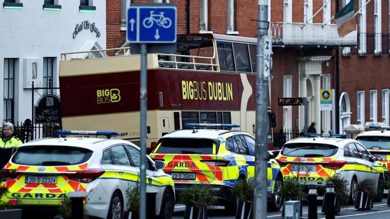 Ιρλανδία: Πανικός στο Δουβλίνο όταν άνδρας άρχισε να επιτίθεται με μαχαίρι σε περαστικούς - Τέσσερις τραυματίες
