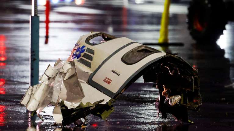 ΗΠΑ: Συγκλονιστικά βίντεο από τη συντριβή αεροσκάφους στη Φιλαδέλφεια - Φόβοι για νεκρούς και στο έδαφος