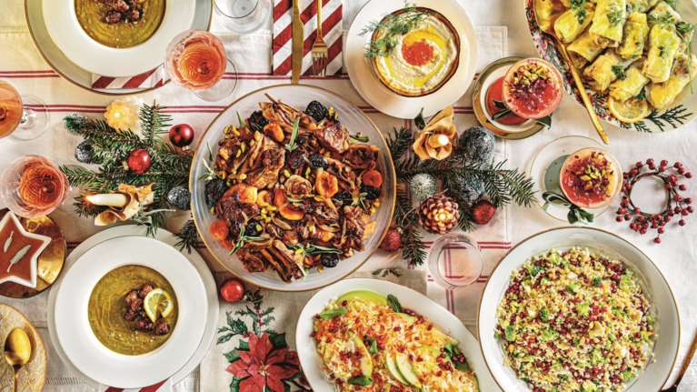 Αυτά τα Χριστούγεννα θα δημιουργήσουμε το πιο νόστιμο γιορτινό γεύμα για την οικογένεια και τους φίλους μας με εκλεκτά προϊόντα από τις προσφορές που βρήκαμε στα ΑΒ