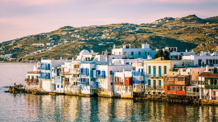 Αυτά είναι τα πέντε αγαπημένα ελληνικά νησιά των Γάλλων - Προτιμούν το &quot;βαρύ πυροβολικό&quot;