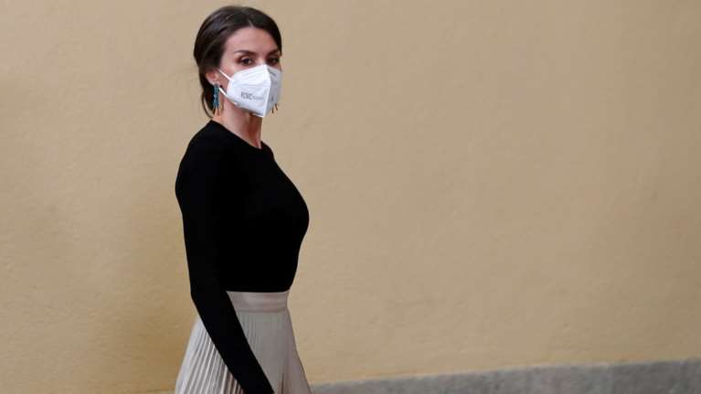 Βασίλισσα Λετίσια: Το ασπρόμαυρο look της είναι η επιτομή της κομψότητας