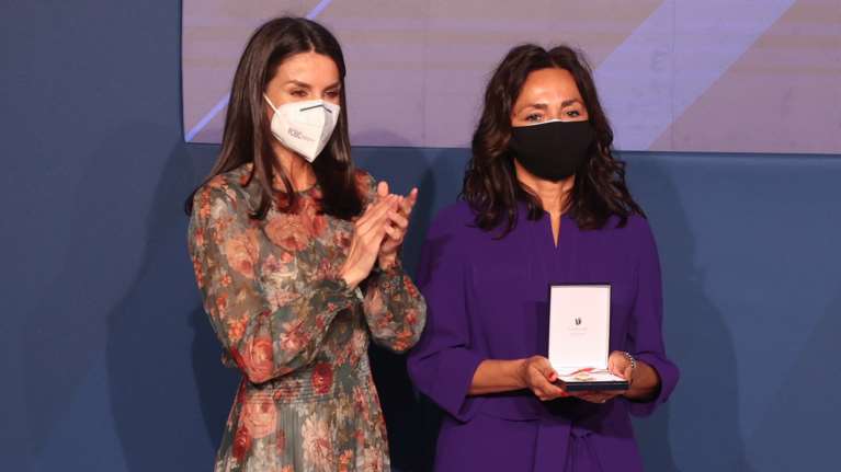 Τα ρούχα δεν κάνουν τη βασίλισσα: Η Λετίσια με φόρεμα 50 €, δείχνει ότι το στιλ δεν θέλει χρήματα