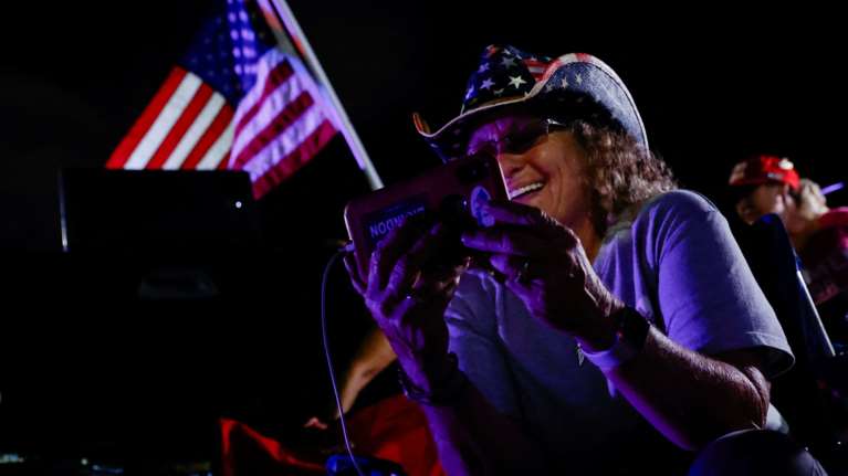 Εκλογές στις ΗΠΑ 2024: Πώς αντιδρούν οι αγορές στη διαφαινόμενη νίκη Τραμπ - Bitcoin και δολάριο σε άνοδο, το πετρέλαιο σε πτώση