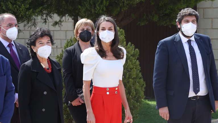 Βασίλισσα Λετίσια: Το διαφορετικό ανοιξιάτικο look - Χωρίς φόρεμα και γόβες