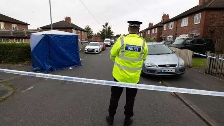 Νέα σοκαριστική επίθεση με μαχαίρι στη Βρετανία: Μία νεκρή και δύο σοβαρά τραυματίες στο Μάντσεστερ