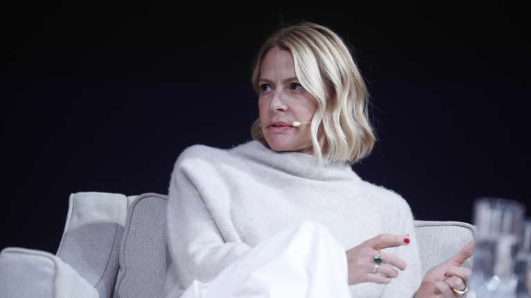 Τζένη Μπαλατσινού: Για παραδοσιακό σουβλάκι στο Παγκράτι με μεγάλη παρέα - Το ιδιαίτερο μαγαζί που επέλεξε