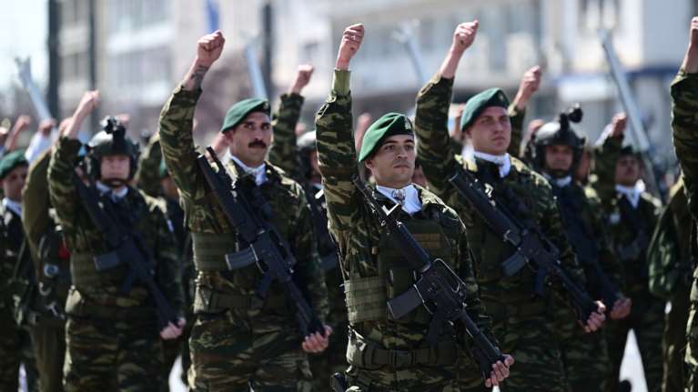 25η Μαρτίου: Κυκλοφοριακές ρυθμίσεις λόγω της στρατιωτικής παρέλασης στην Αθήνα – Ποιοι δρόμοι κλείνουν