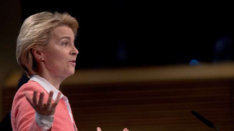 Νέο μεγάλο πακέτο κυρώσεων κατά της Ρωσίας προανήγγειλε η Φον ντερ Λάιεν