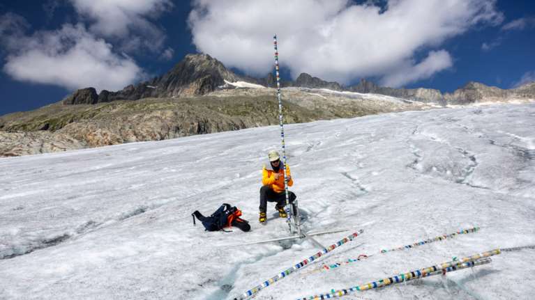 Το λιώσιμο των αλπικών παγετώνων αλλάζει τα σύνορα Ελβετίας - Ιταλίας
