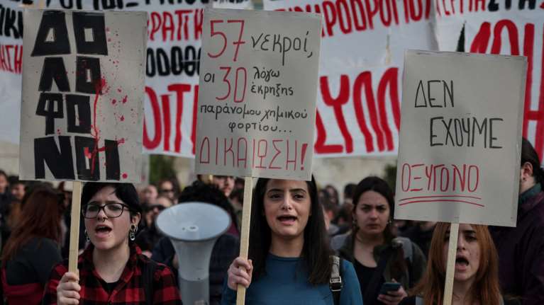 Συλλαλητήρια για τα Τέμπη: Εκτενή ρεπορτάζ σε διεθνή ΜΜΕ - Η απογοήτευση των πολιτών και οι ευθύνες της κυβέρνησης