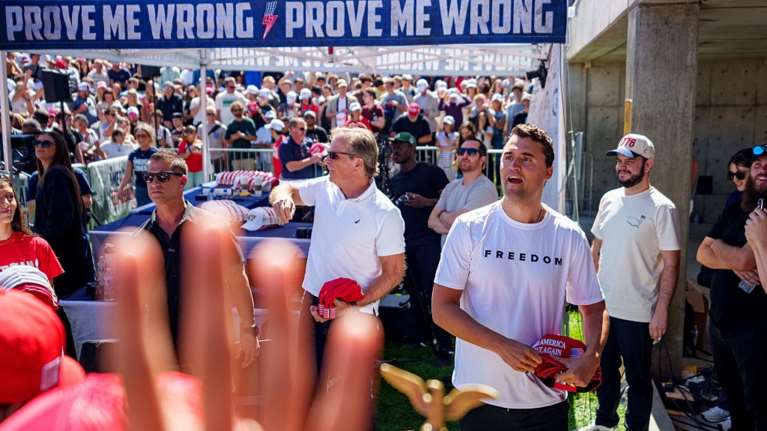 Τσάρλι Κερκ: Πίσω από τη δολοφονία του &quot;ένα συνονθύλευμα αριστερών αποβρασμάτων&quot;, λέει ο Μεντβέντεφ