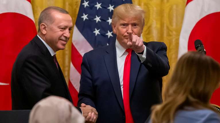 DW: Ο Ερντογάν ανυπομονεί να δει τον Τραμπ - &quot;Η επόμενη κίνηση που θα κάνει τον Τούρκο πρόεδρο ευτυχή&quot;