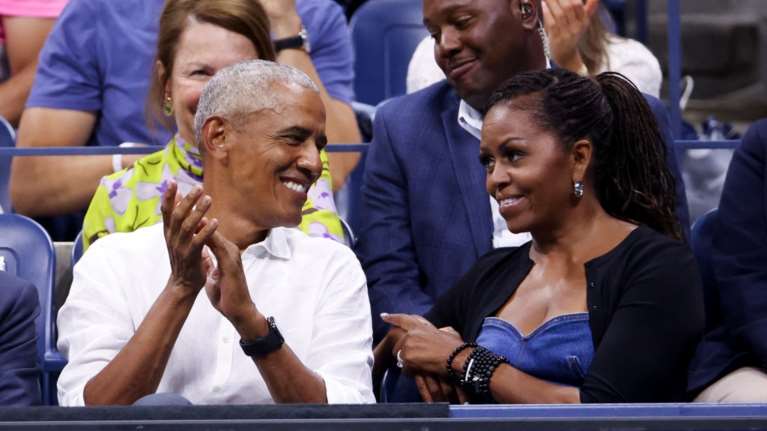 Τέλος στις φήμες για διαζύγιο από τους Ομπάμα: &quot;Ούτε μια στιγμή δεν σκέφτηκα να τον χωρίσω&quot; - &quot;Με πήρε πίσω&quot;