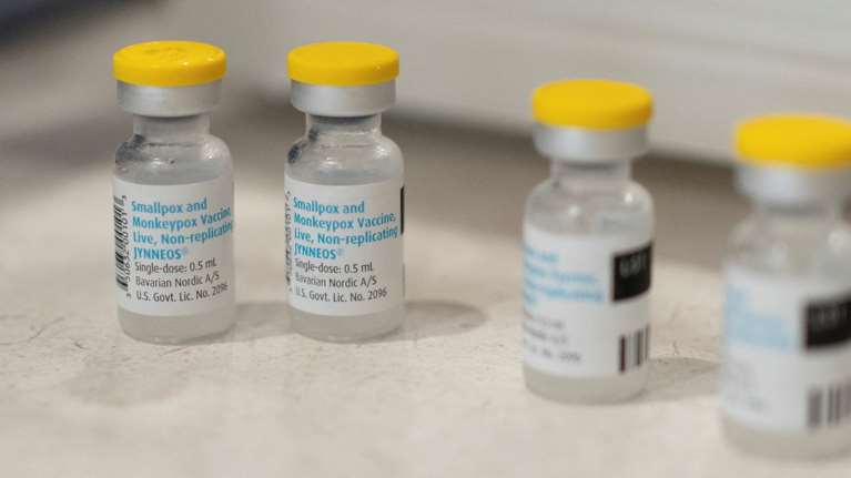 Επιδημία Mpox: Σε λειτουργία ακόμη 5 εμβολιαστικά κέντρα στην Ελλάδα - Συστάσεις ΕΟΔΥ σε ταξιδιώτες