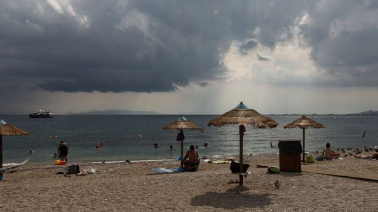 Από τα 40άρια στα μελτέμια, τις βροχές, και την πτώση της θερμοκρασίας - Οι περιοχές που θα επηρεάσει το ψυχρό μέτωπο