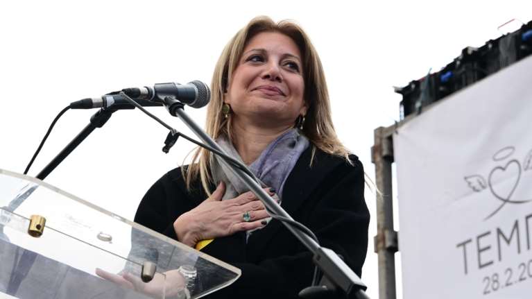 Καρυστιανού για πρόταση δυσπιστίας: Χειροκρότησαν οι βολεμένοι στην καρέκλα τους βουλευτές της ΝΔ – "Είστε όλοι υπόλογοι"