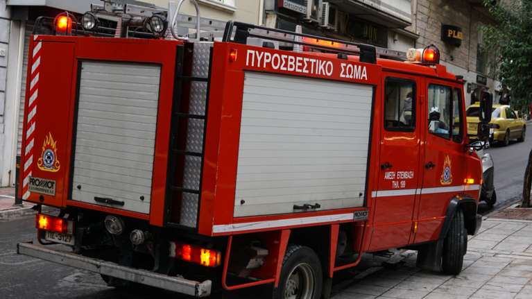 Συναγερμός στην Πυροσβεστική: Πυρκαγιά σε οικόπεδο στην Μεταμόρφωση