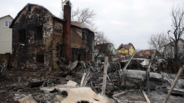 Πόλεμος στην Ουκρανία: Η Ρωσία συνεχίζει την επίθεση από κάθε κατεύθυνση - Βομβαρδισμοί στο κέντρο του Κιέβου - Μάχες στα περίχωρα