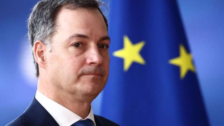 Βέλγιο: Αποχωρεί με δάκρυα ο πρωθυπουργός Αλεξάντερ Ντε Κρο μετά τη βαριά εκλογική ήττα [βίντεο]