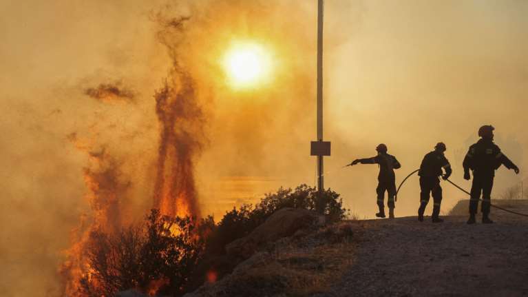Καύσωνες σε ΗΠΑ, Ευρώπη και Ασία: Γιατί φλέγεται ο πλανήτης - Οι ειδικοί εξηγούν