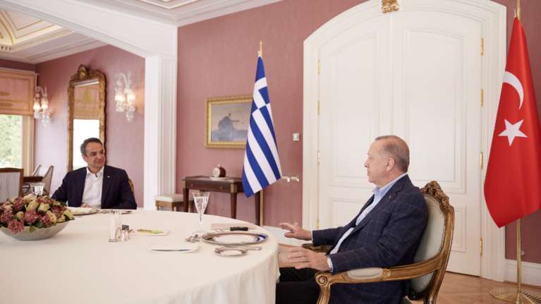 Ερντογάν σε Μητσοτάκη:  Μπορεί να υπάρξει πρόοδος στα ζητήματα του Αιγαίου
