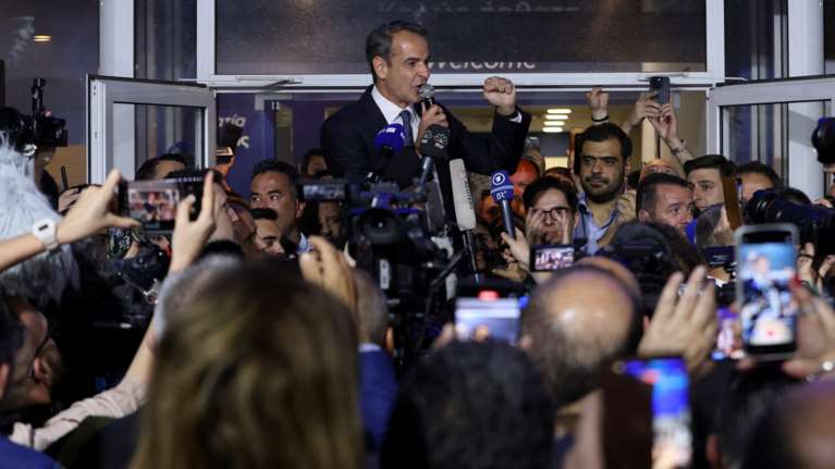 &quot;Ο Τσίπρας σαρώνεται από ένα μπλε κύμα&quot; - Τα διεθνή ΜΜΕ για τη μεγάλη νίκη Μητσοτάκη στις εκλογές