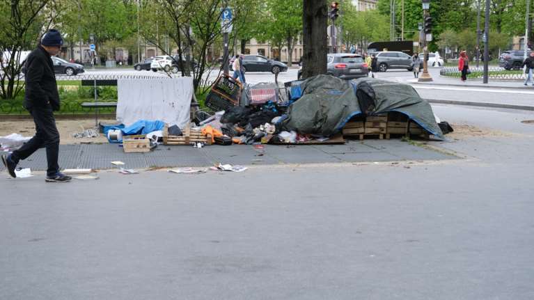 Φτώχεια στη Γαλλία: 4 στους 10 μένουν χωρίς θέρμανση - Το 32% δηλώνει ότι δεν μπορεί να τρώει τρία γεύματα την ημέρα