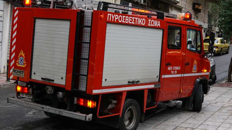 Σαλαμίνα: Συναγερμός στην πυροσβεστική μετά από πυρκαγιά σε μονοκατοικία