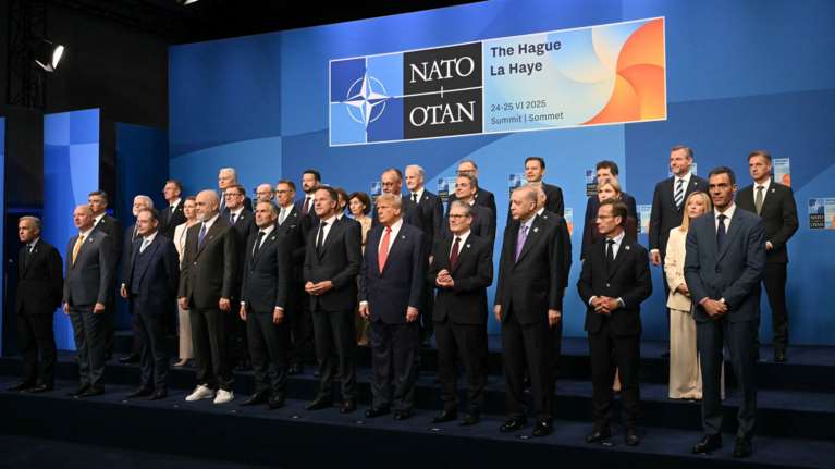 Σύνοδος ΝΑΤΟ: Σύντομο κοινό ανακοινωθέν με δέσμευση των "32" για αμυντικές δαπάνες στο 5%