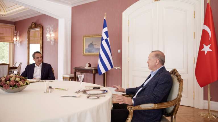 Αυτός είναι ο χαλβάς από στραγάλι της Εμινέ Ερντογάν: Η συνταγή και το crash test Πετρετζίκη με το γαλακτομπούρεκο της Μαρίκας