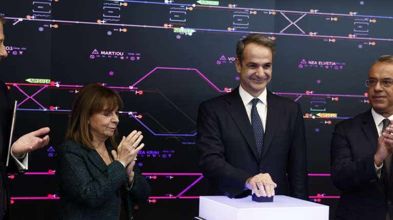 Μετρό Θεσσαλονίκης: Μπήκε και τυπικά στις ράγες - Ξεκίνησαν τα δρομολόγια, ο Κυριάκος Μητσοτάκης πάτησε το κουμπί