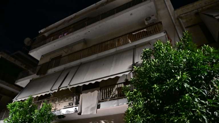 Νέος Κόσμος: Με πολλαπλά εγκαύματα νοσηλεύεται η 15χρονη - Πώς προκλήθηκε η έκρηξη στο διαμέρισμα