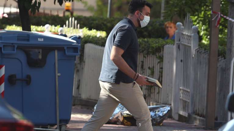 Εν ψυχρώ δολοφονία στην Αγ. Παρασκευή: Χωρίς ταυτότητα το θύμα - Προσωπικές διαφορές βλέπουν οι Αρχές πίσω από το έγκλημα