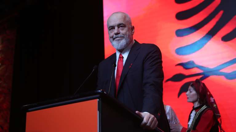 Ξεκάθαρο μήνυμα της Αθήνας στον Ράμα για την ομιλία του στη Θεσσαλονίκη: Η ιστορία δεν παραγράφεται