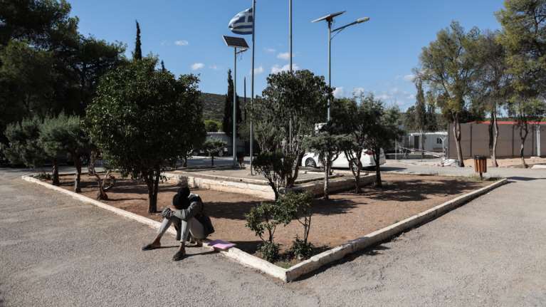 Τραγωδία στη δομή φιλοξενίας του Σχιστού: Νεκρό 5χρονο κοριτσάκι, συνελήφθη η παιδίατρος