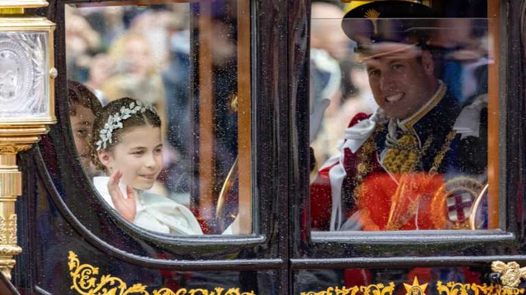 Ο μοναδικός δεσμός του πρίγκιπα Γουίλιαμ με την πριγκίπισσα Σάρλοτ: Το δώρο της 9χρονης που δεν βγάζει από πάνω του