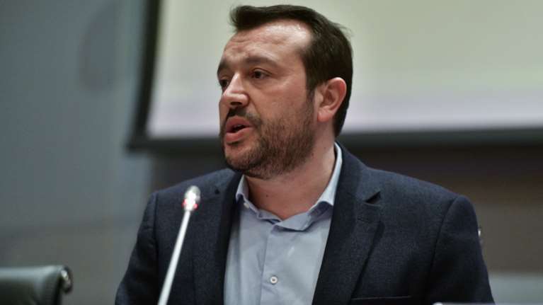 Βουλή: Να αρθεί η ασυλία του Νίκου Παππά μετά τη μήνυση Δημάδη για το &quot;περούκα gate&quot;