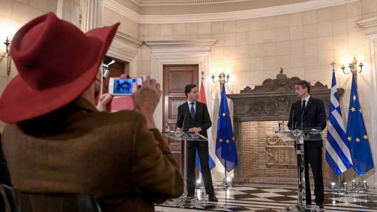 Επεισόδιο Μητσοτάκη με Ολλανδή δημοσιογράφο: Τι έγραψε η Beugel μετά τον καυγά στο Twitter - Ολος ο διάλογος στο Μαξίμου