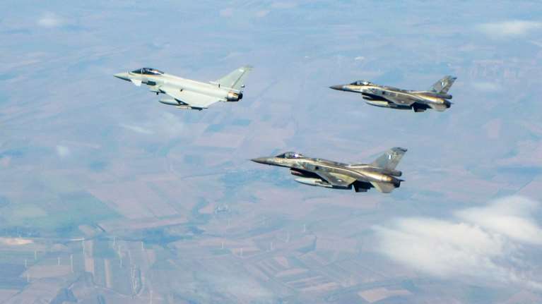 New York Times: Η Τουρκία δεσμεύεται για αποκλιμάκωση στο Αιγαίο για να λάβει τα νέα F16 - Σύντομα τα F35 στην Ελλάδα