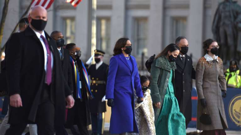 Η θετή κόρη της Καμάλα Χάρις υπέγραψε με πρακτορείο μοντέλων