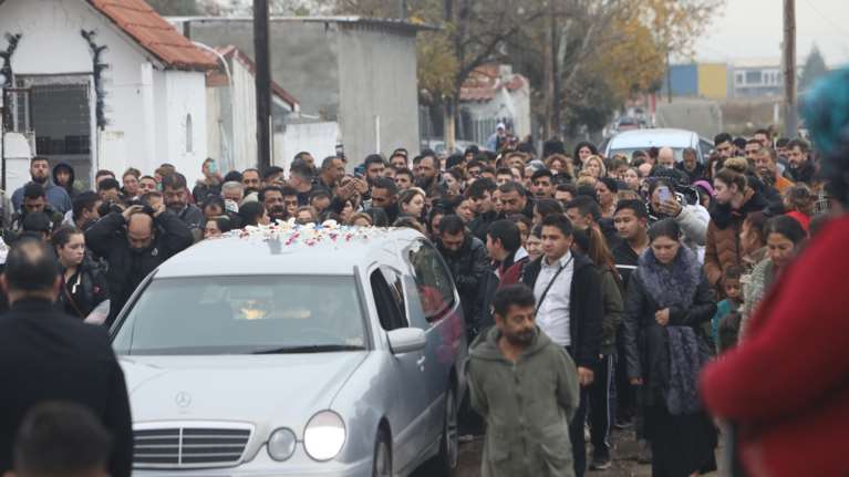 Θεσσαλονίκη: Ξεκίνησε η δίκη για τον θάνατο του 16χρονου Κώστα Φραγκούλη – Στο εδώλιο ο αστυνομικός που τον σκότωσε σε καταδίωξη