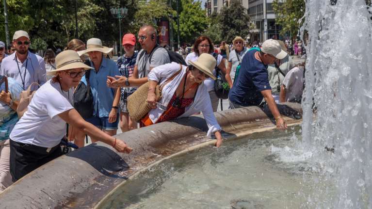 Έκτακτο δελτίο επιδείνωσης καιρού: Καύσωνας μέχρι την Παρασκευή - Ποιες μέρες θα είναι οι πιο δύσκολες, πού θα έχει 43άρια