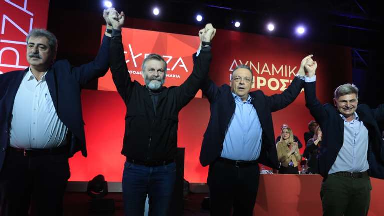 Συνέδριο ΣΥΡΙΖΑ: Πυρ ομαδόν κατά Κασσελάκη - &quot;Παραδώστε έδρες όσοι φεύγετε - Εκλέγουμε πρόεδρο, όχι ηγεμόνα ούτε πρίγκιπα&quot;