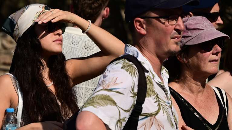 Τον Σεπτέμβριο τα πρώτα &quot;μετρητά&quot; από το πακέτο Μητσοτάκη - Ποιοι θα τα πάρουν - Τι θα ισχύσει με τα εισοδηματικά κριτήρια