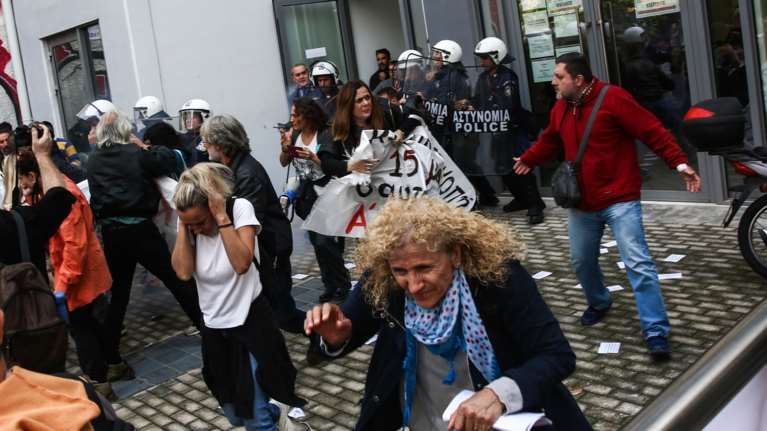 Μεταξουργείο: 7χρονος στο νοσοκομείο από τα χημικά που έριξε η αστυνομία κατά διαμαρτυρόμενων εκπαιδευτικών- Γίνεται ΕΔΕ